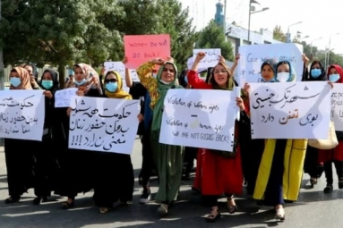 Afghans Protest Against Pakistan: Taliban Open Fire