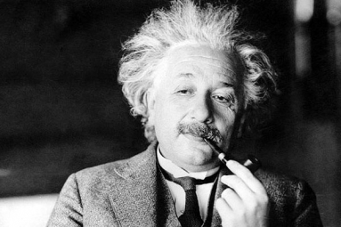 Albert Einstein Birth Anniversary 2019: These Memes of the Science Legend Will Definitely Make You Go ROFL