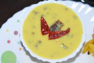 Tasty Bhindi (Ladies Finger) Kadhi Recipe