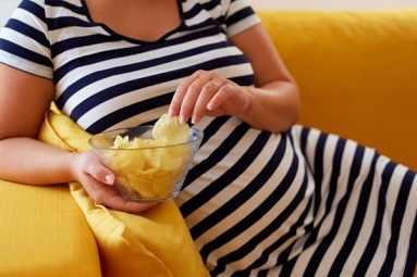 Eating Too Much Potato Chips During Pregnancy Affects Development of Babies: Study