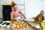 eating pizza at workplace, pizza makes you more productive, tired at workplace eating pizza and these five other foods helps to increase productivity, Healthy eating